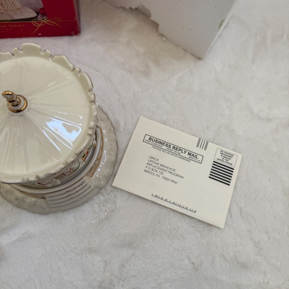 Rare Lenox Village Treasures Mistletoe Park Series Musical Village Carousel - Picture 7 of 12